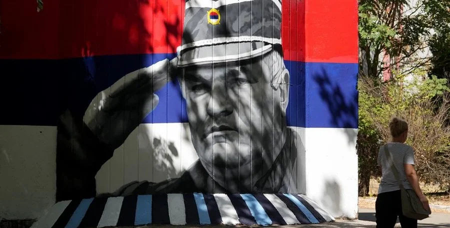 Ratko Mladic coffin Serbian flag