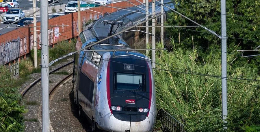 Emergency crews at train derailment site